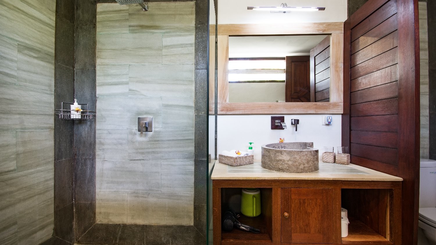 uLgWqkvv0LuySy9QmIvYidFTn6XHZUAmmGYPprVO